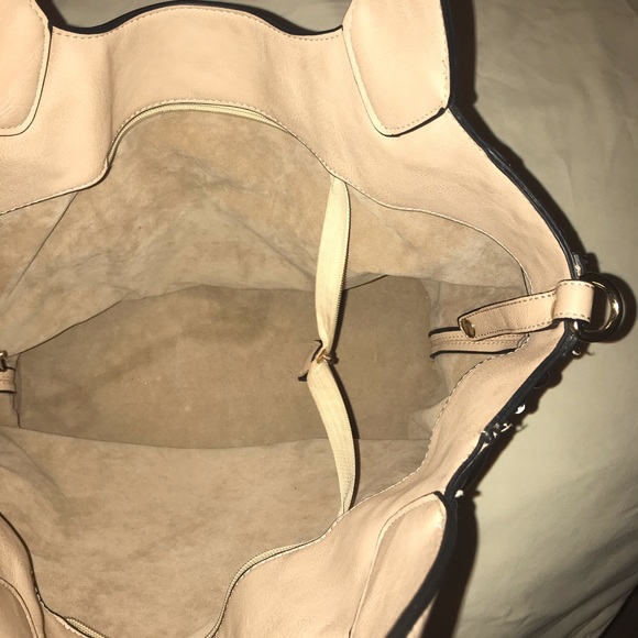 Classic Handbag - Picture 5 of 10